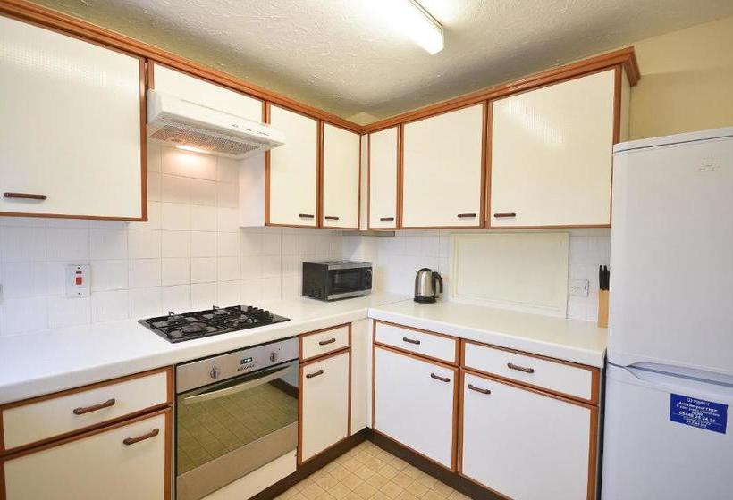 بنسيون Town Or Country Captains House