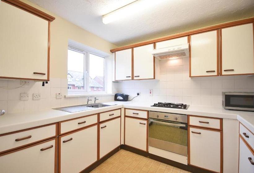 بنسيون Town Or Country Captains House