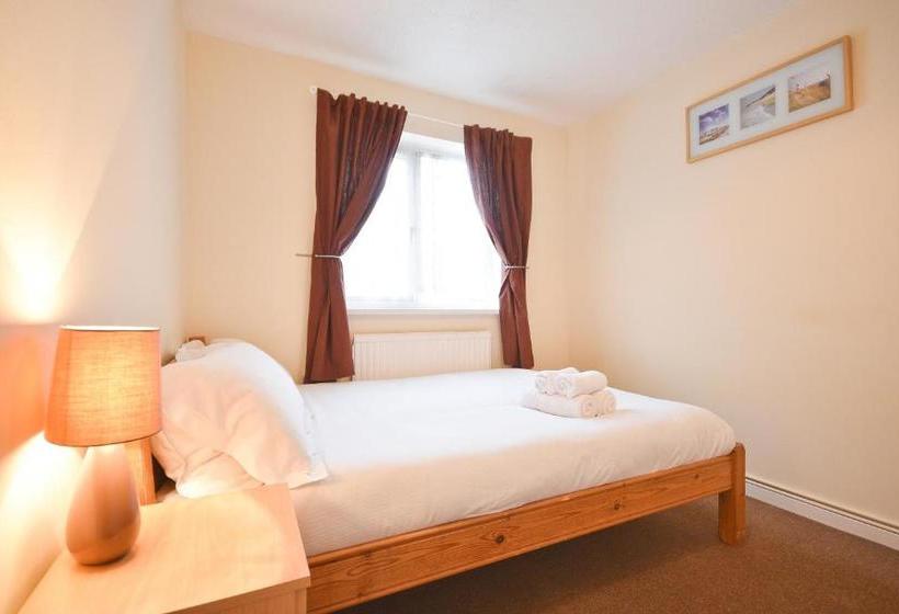 بنسيون Town Or Country Captains House