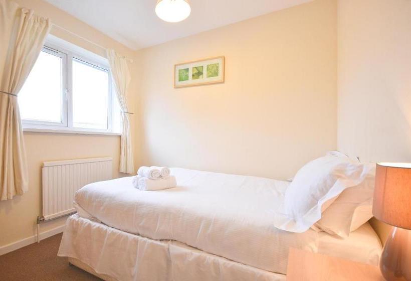 بنسيون Town Or Country Captains House