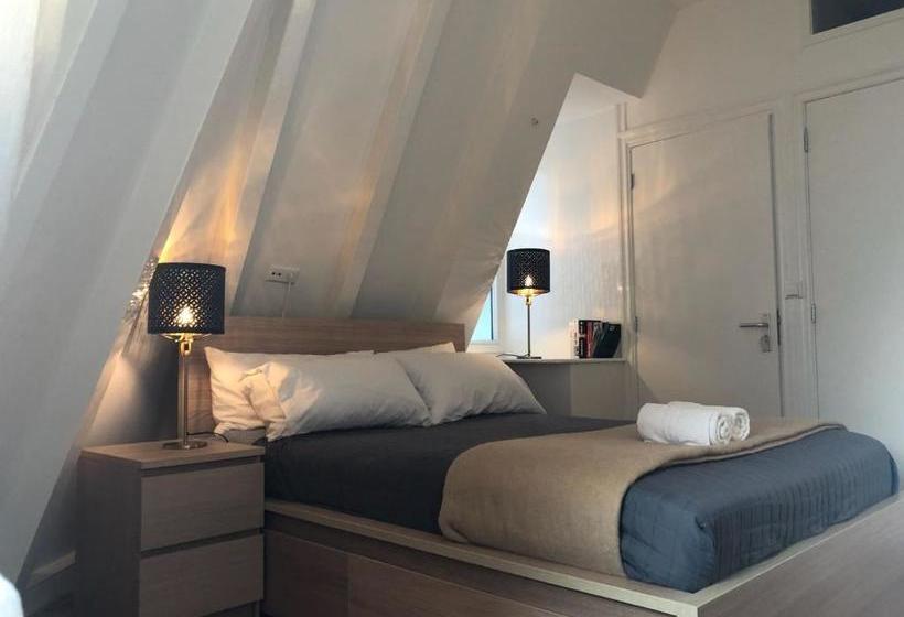 مبيت وإفطار A Dam Rooftop Lux