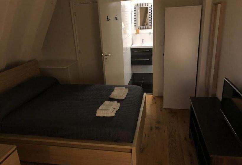 مبيت وإفطار A Dam Rooftop Lux