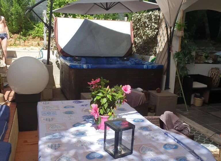 تختخواب و صبحانه Cluny Clos Fleury