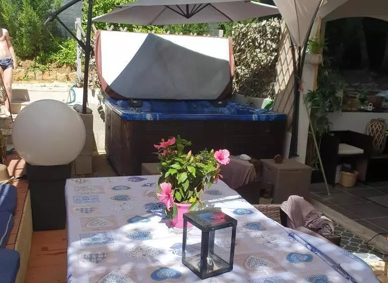 Aamiaismajoitus (B&B) Cluny Clos Fleury