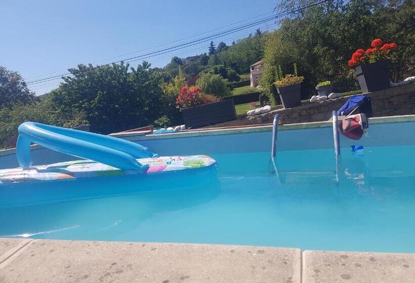 تختخواب و صبحانه Cluny Clos Fleury