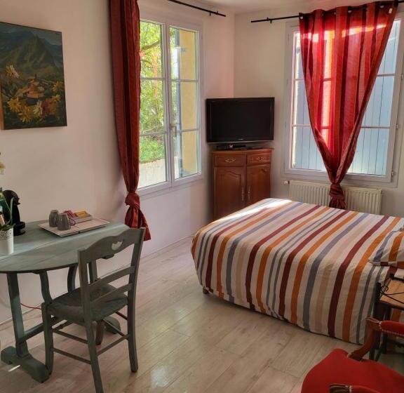 تختخواب و صبحانه Cluny Clos Fleury