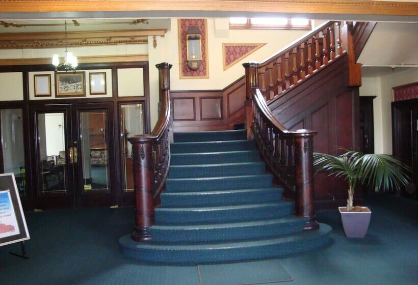 Grand Hotel   Whangarei