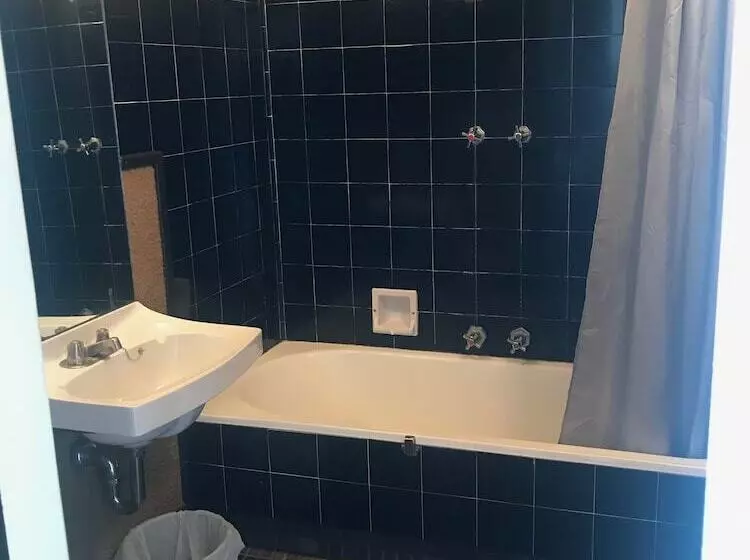 Grand Hotel   Whangarei