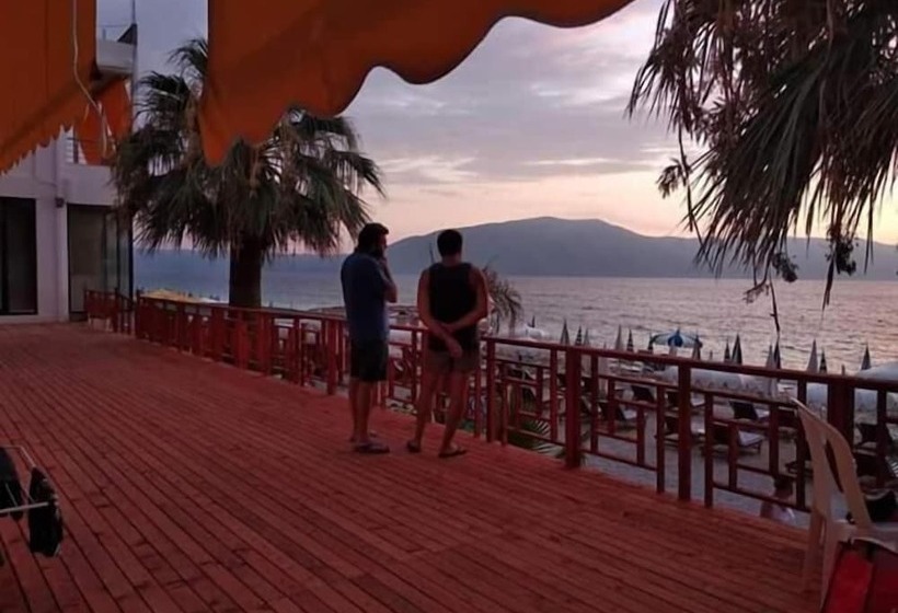 בית מלון כפרי Palmanova Beach Mardok