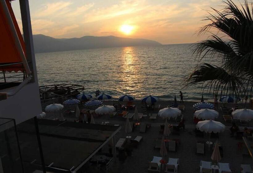 בית מלון כפרי Palmanova Beach Mardok