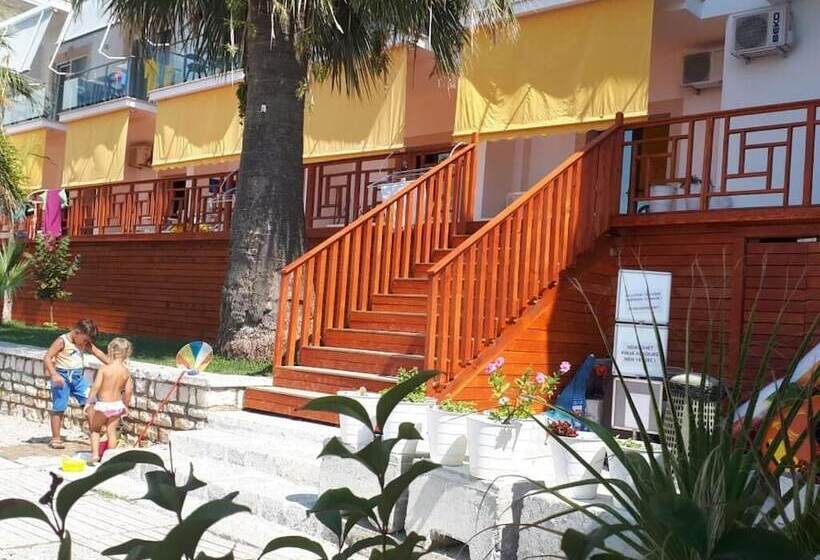 בית מלון כפרי Palmanova Beach Mardok