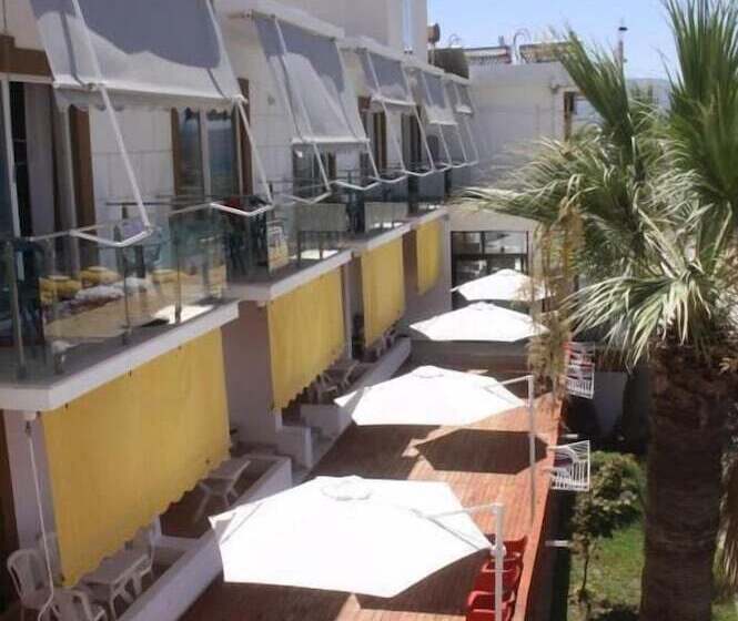 בית מלון כפרי Palmanova Beach Mardok