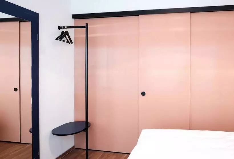 هتل The Dot | 24/7 Checkin