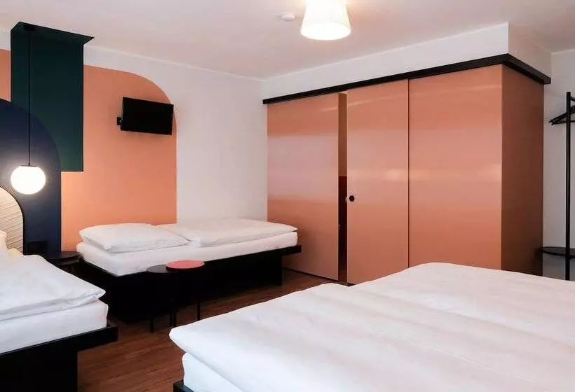 هتل The Dot | 24/7 Checkin