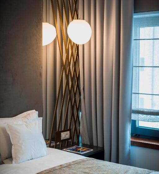 پانسیون Element