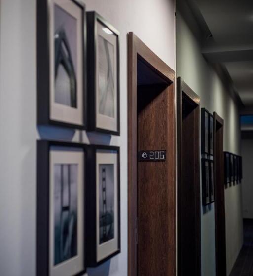 پانسیون Element