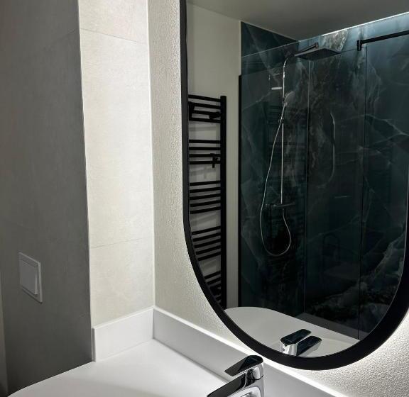 پانسیون Element