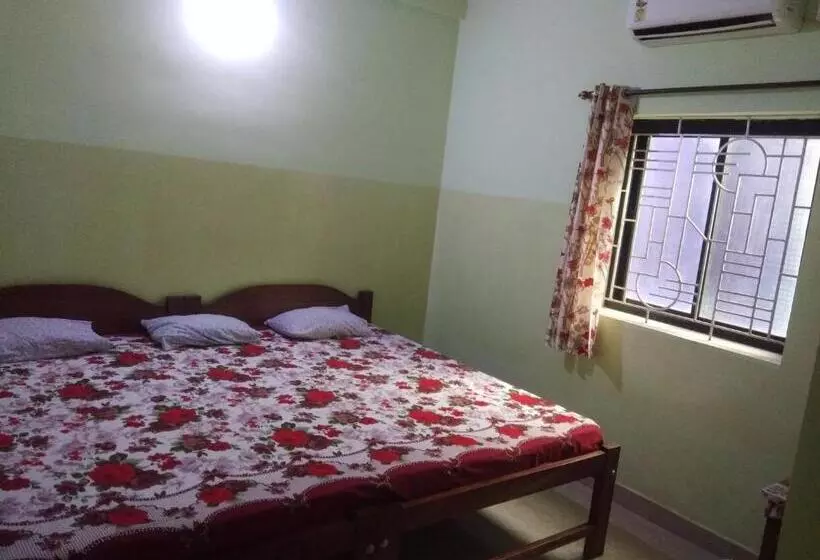 پانسیون Luiza Guest House