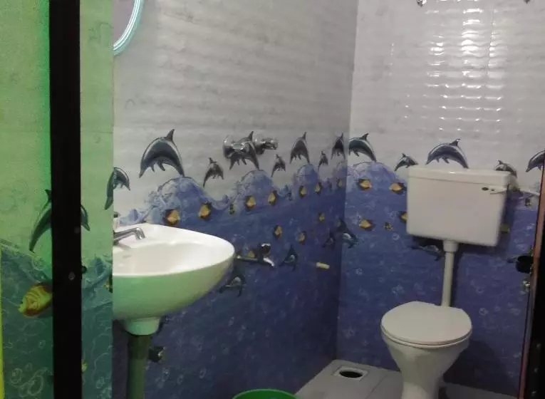 پانسیون Luiza Guest House