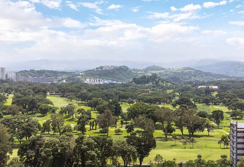 בית מלון כפרי Clark Marriott