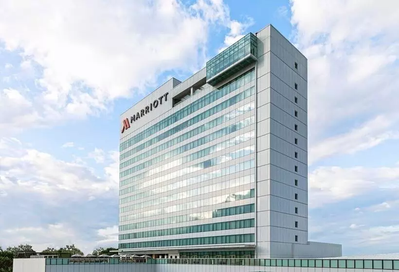 هتل Clark Marriott