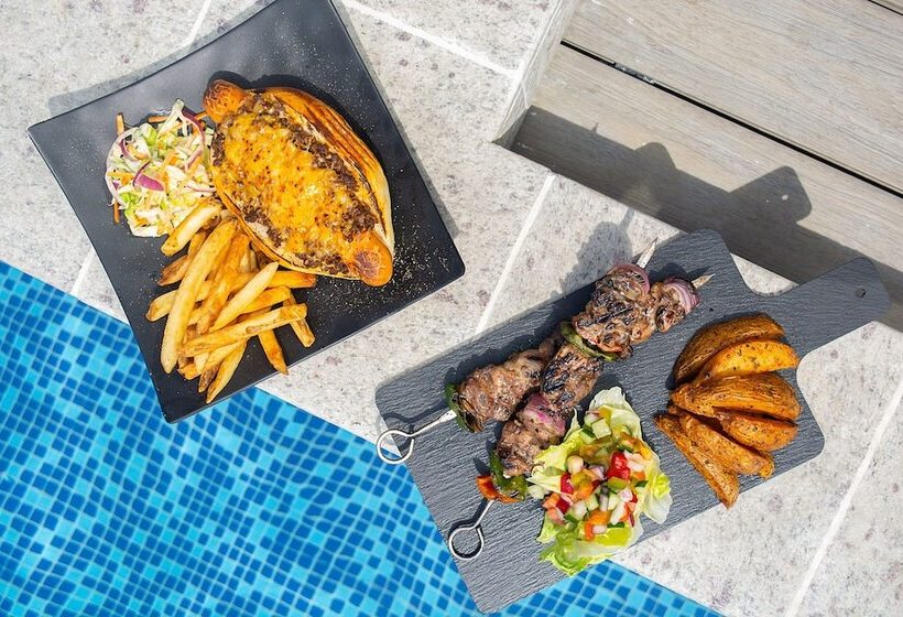 בית מלון כפרי Clark Marriott