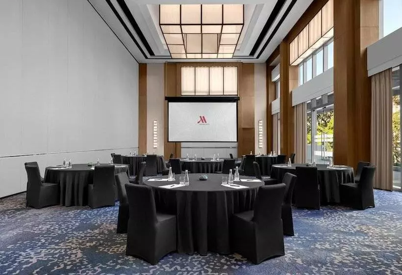 هتل Clark Marriott