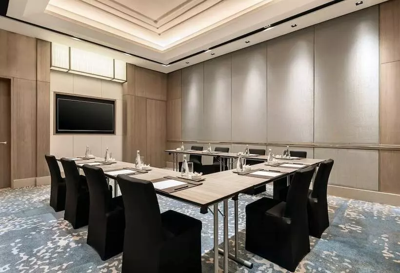 هتل Clark Marriott