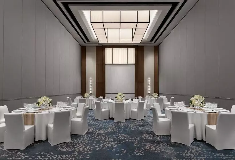 هتل Clark Marriott