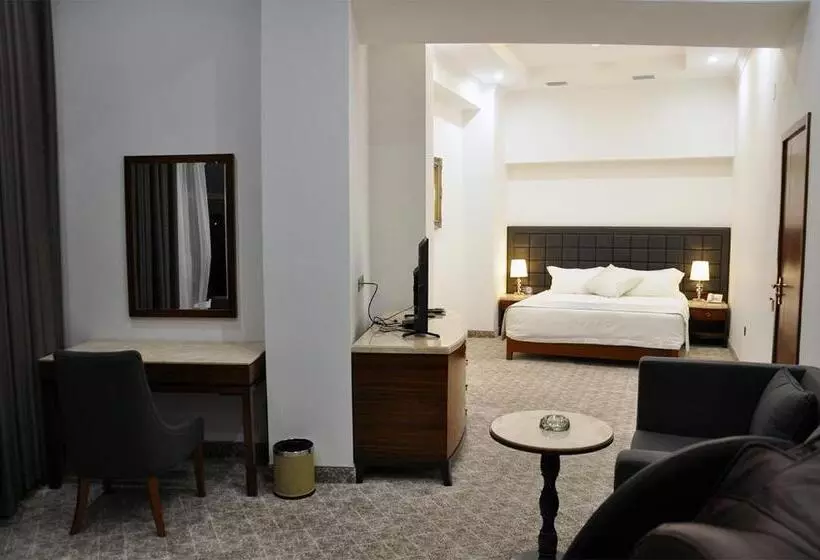 هتل Parliament Palace