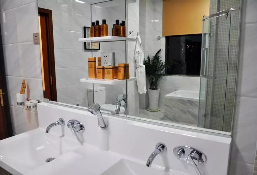 هتل Parliament Palace