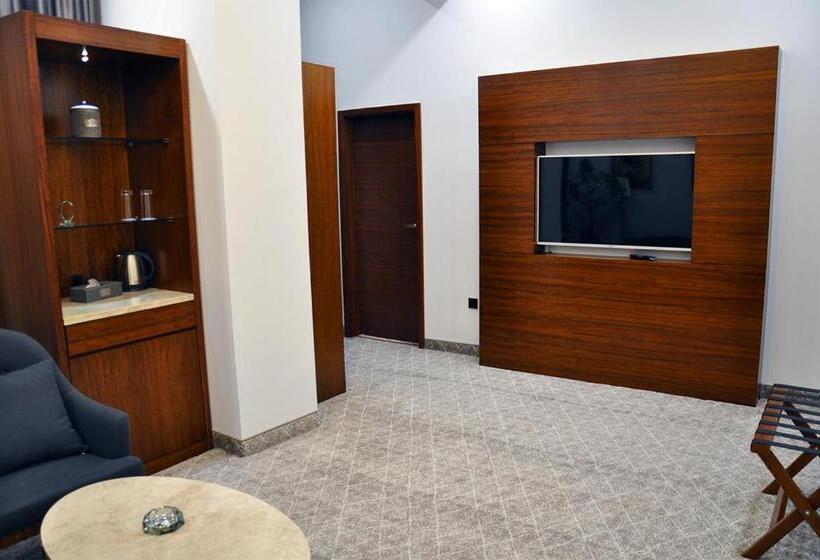 בית מלון כפרי Parliament Palace