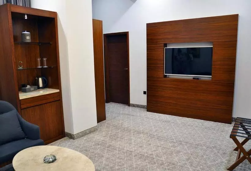 هتل Parliament Palace