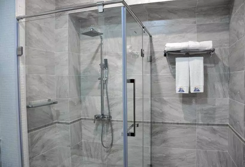 هتل Parliament Palace