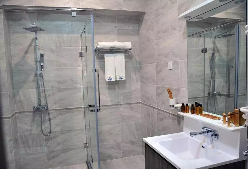 هتل Parliament Palace