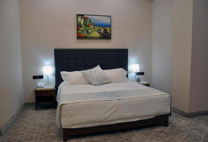 בית מלון כפרי Parliament Palace