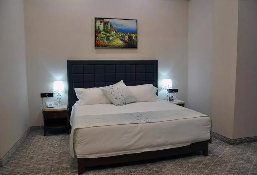 هتل Parliament Palace