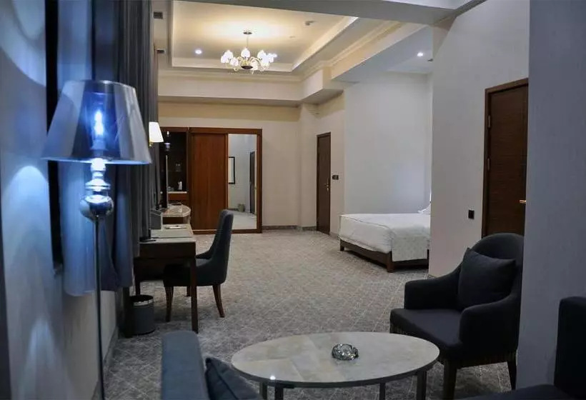 هتل Parliament Palace