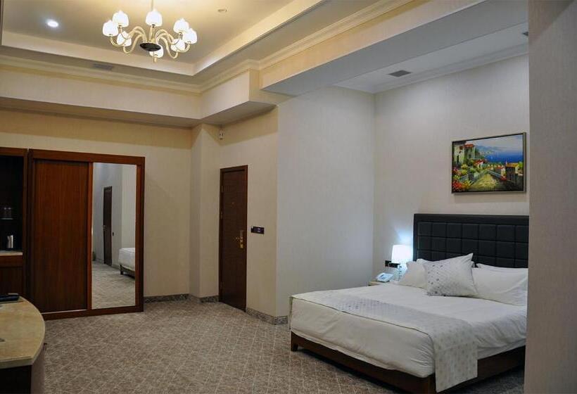 בית מלון כפרי Parliament Palace