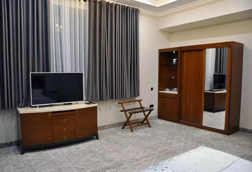 هتل Parliament Palace