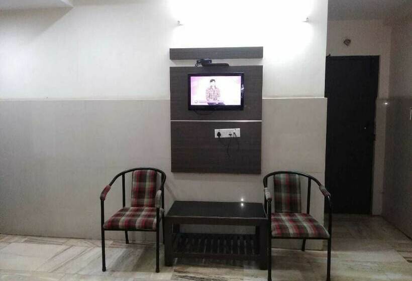 Hotel O Sai National