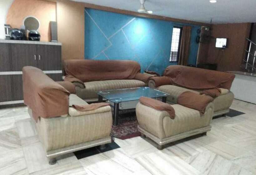 Hotel O Sai National