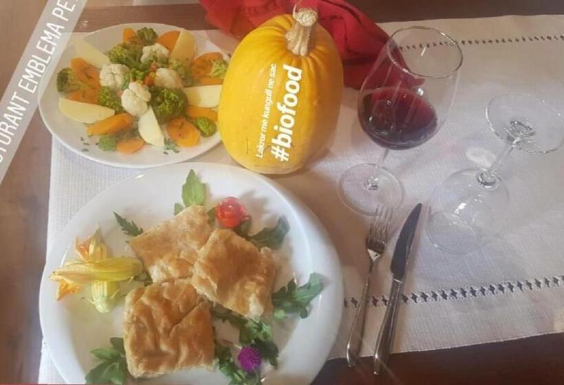 בית מלון כפרי Restaurant Emblema