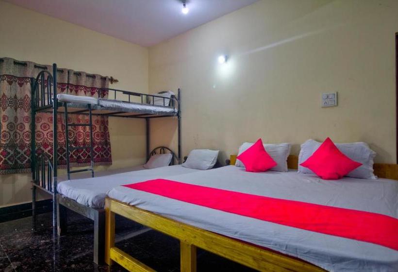 פנסיון Yashdeep House