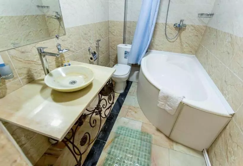 هاستل Garden Plaza