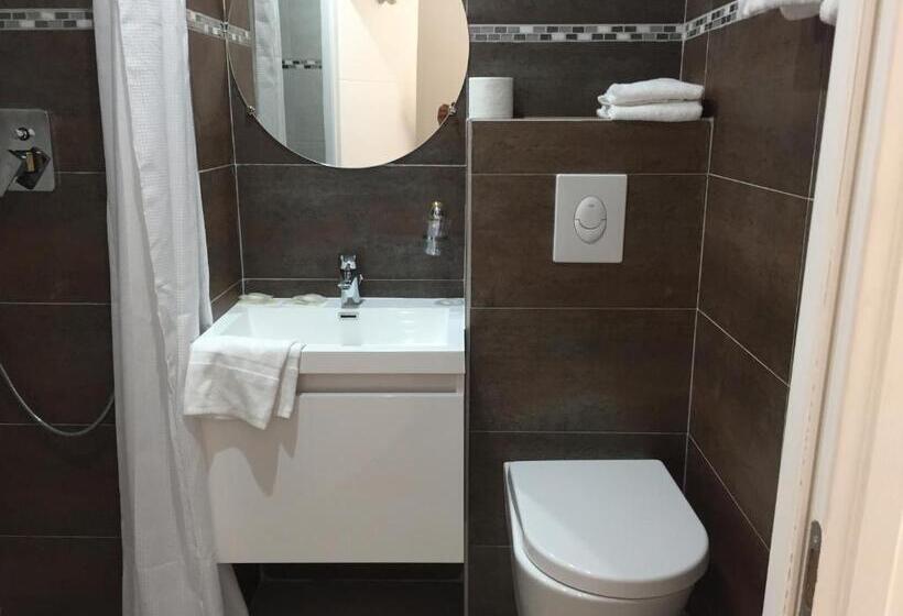 בית מלון כפרי Des Arcades