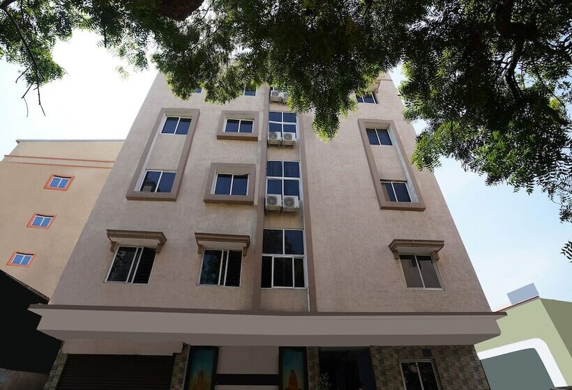 酒店 Oyo 22736 Tulasi Anugana Grand