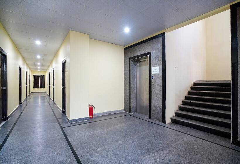 酒店 Oyo 22736 Tulasi Anugana Grand