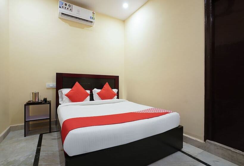 酒店 Oyo 22736 Tulasi Anugana Grand