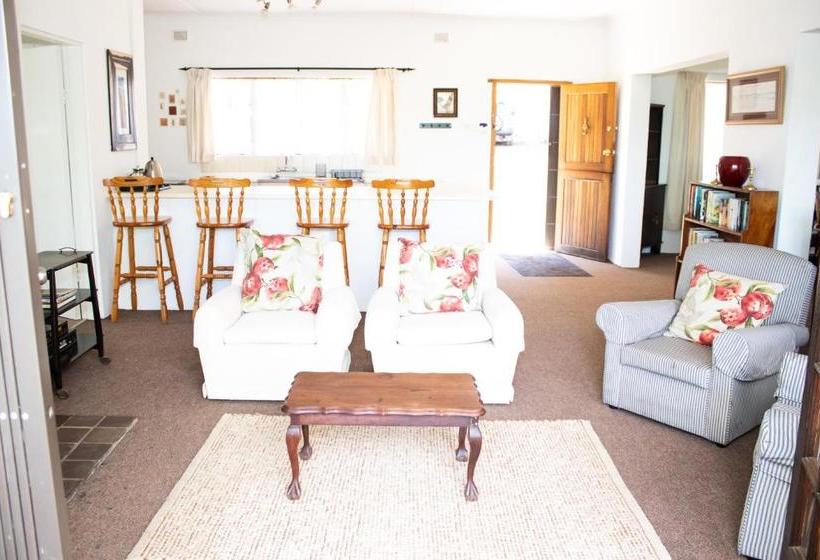 膳宿费 Cairn Grace